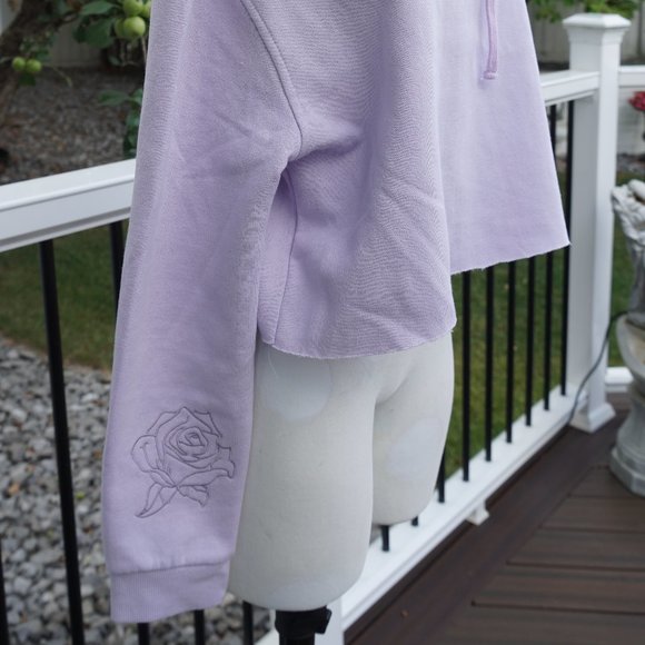 Cropped Embroidered Lavender Sweater - Picture 3 of 6